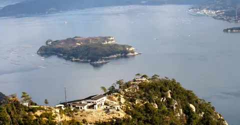 Vue sur la baie de Miyajima depuis le Mont Misen Vue sur la baie de Miyajima depuis le Mont Misen