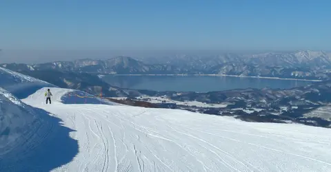 Piste de ski magnifique à Tazawako (Akita) Piste de ski magnifique à Tazawako (Akita)