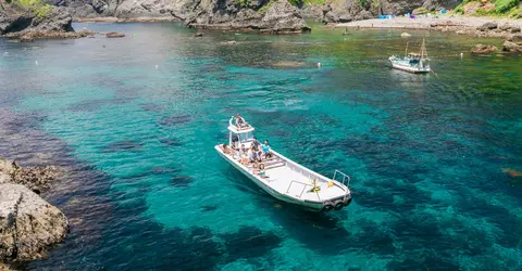 Hirizo, au milieu des falaises Hirizo, au milieu des falaises