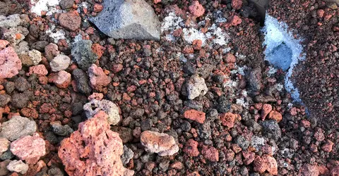 Les roches volcaniques de la montagne