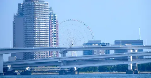 Vue de Odaiba depuis l'une des croisières ''Tokyo Cruise'' Vue de Odaiba depuis l'une des croisières ''Tokyo Cruise''