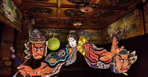Des lanternes de Aomori sont exposées à l'hôtel Gajoen tous les étés Des lanternes de Aomori sont exposées à l'hôtel Gajoen tous les étés
