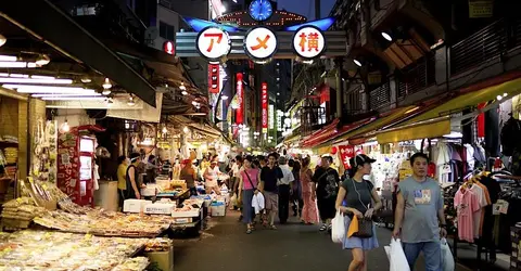 Ameyoko est un marché depuis plus de 70 ans ! Ameyoko est un marché depuis plus de 70 ans !