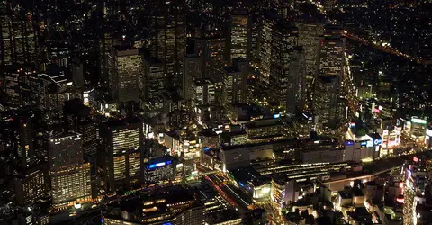 Gare de Shinjuku la nuit