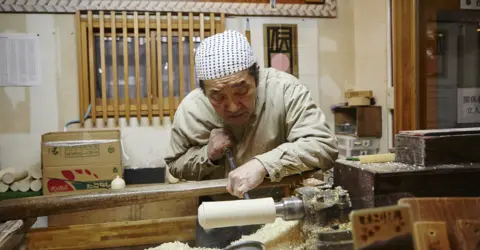 L'artisanat traditionnel du Tohoku - les poupées Kokeshi L'artisanat traditionnel du Tohoku - les poupées Kokeshi