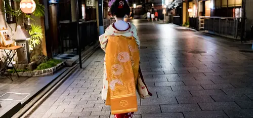 Geisha in Gion, Kyoto