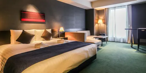 Indulge yourself with a move upmarket in an equivalent 4 * hotel (optional)