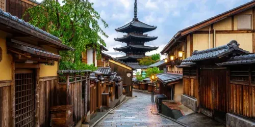 Walk on the streets close to Yasaka pagoda, in Gion, Kyoto old town