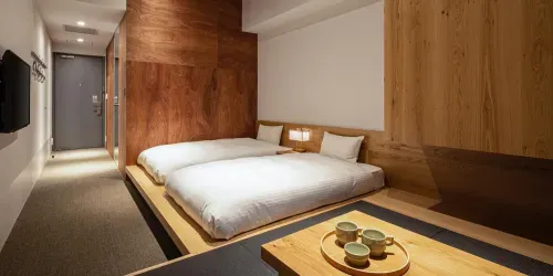 Enjoy comfortable 3 * hotels, well located, with impeccable Japanese service