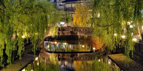 kinosaki onsen vue de nuit saules