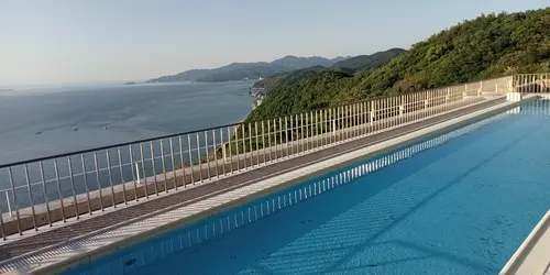 The hotel TOTO Seawind Awaji, by Tadao Andô