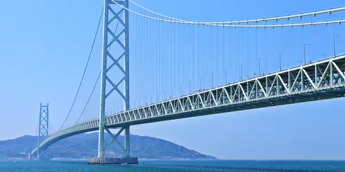 The Akashi Kaikyo Bridge, a suspension bridge which links the city of Kobe and Awaji Island