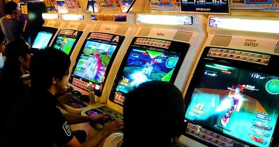 En Tokio, las máquinas de arcade de Taito en Akihabara reúnen a los gamers más hardcore
