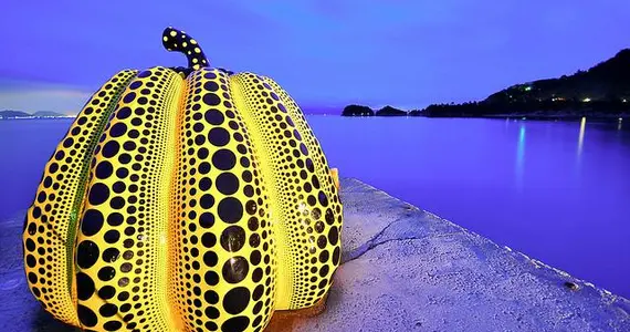 La courge géante de Yayoi Kusama