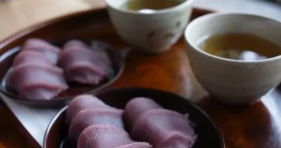 Les fameux akafuku mochi du quartier d'Oharaimachi d'Ise.