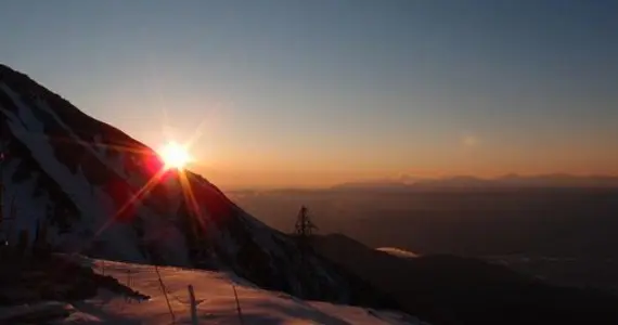 Lever de soleil depuis l'hôtel Senjôjiki