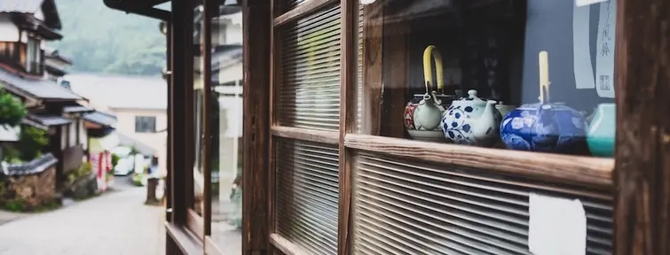 Devanture de boutique dans le village d'Okawachiyama 