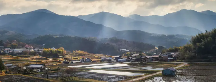 Campagne japonaise dans la région des Alpes Japonaises