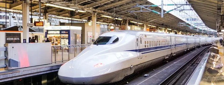 Shinkansen Nozomi à quai 