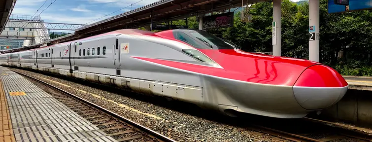 Akita Shinkansen E6