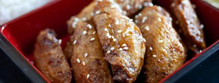 Alitas de pollo tebasaki, una especialidad de Nagoya.