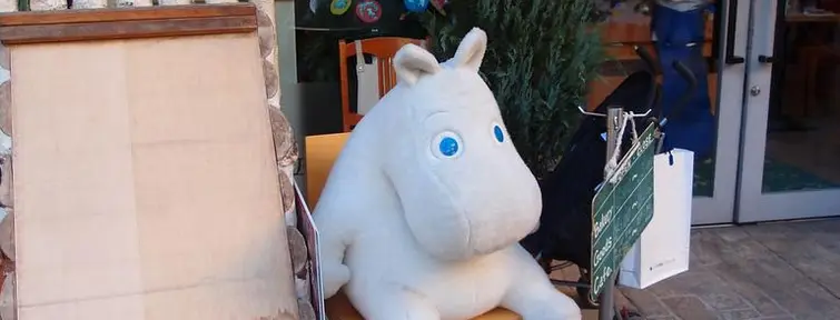 The Moomin Cafe, not far from Tokyo Dome, a curious companion keeps company singles.