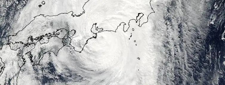 Imagen del tifón Roke acercándose a Japón en septiembre del 2011. Imagen del tifón Roke acercándose a Japón en septiembre del 2011.