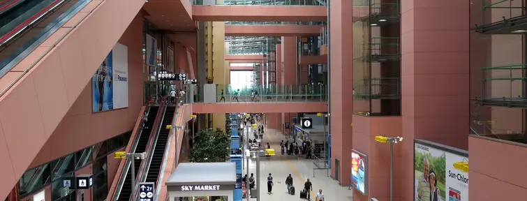 Le terminal 1 de l'aéroport international du Kansai et son architecture ouverte sur l'extérieur