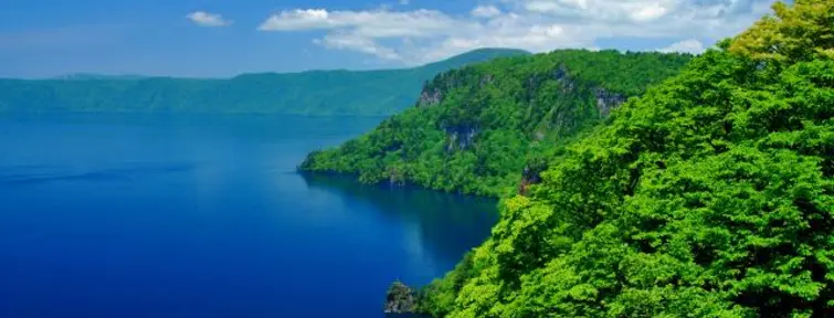 Le lac Towada en été Le lac Towada en été