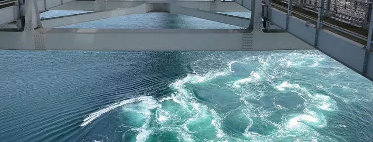 Les tourbillons de Naruto, vus du pont Onaruto