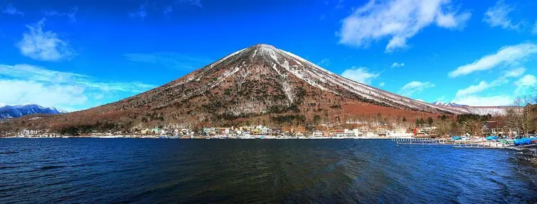 Le mont Nantai et le lac Chuzenji